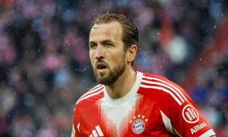 拜仁主场3-2逆转法兰克福，豪取德甲四连胜，凯恩两球助阵领跑积分榜