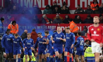 莫耶斯执教埃弗顿爆冷击败曼联，皮克福德六次神扑封神创造历史