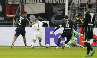 欧冠联赛阶段第8轮：热刺2-0法兰克福 穆阿尼、索兰克建功