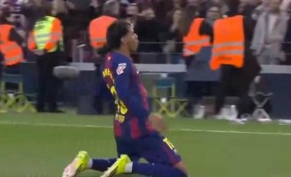 远射绝技！亚马尔滑跪庆祝刷新西甲单季纪录，5场连续贡献6球助攻