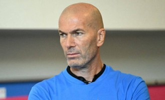 齐达内执教曼联需两大关键条件曝光！阿莫林逼宫英力士，红魔帅位悬念再升级