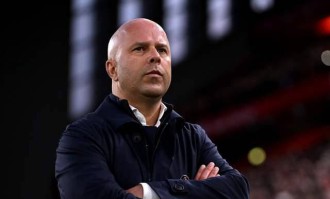 安菲尔德遭重创！利物浦欧冠连续三场大败，冠军主帅斯洛特下课危机加剧